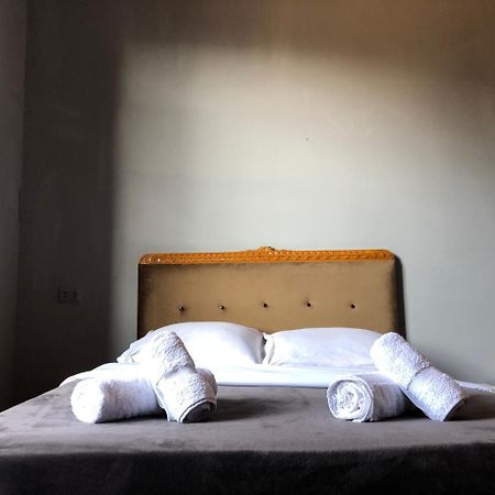 Lucky Family Hotel Tbilisi Bagian luar foto