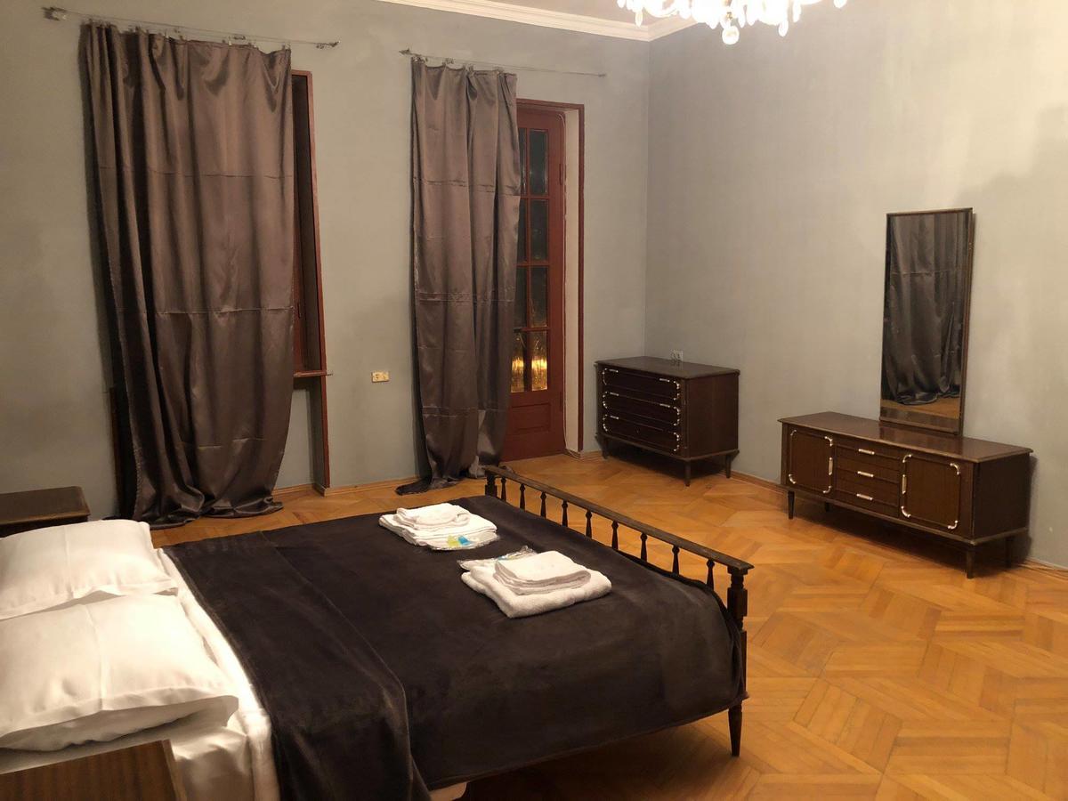 Lucky Family Hotel Tbilisi Bagian luar foto