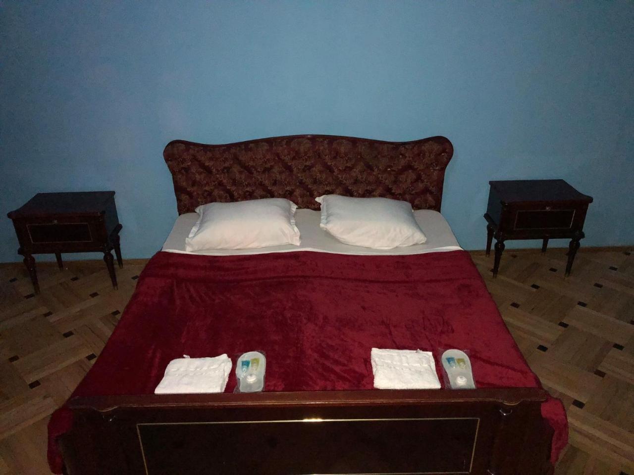 Lucky Family Hotel Tbilisi Bagian luar foto