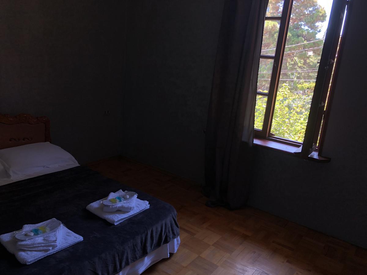Lucky Family Hotel Tbilisi Bagian luar foto