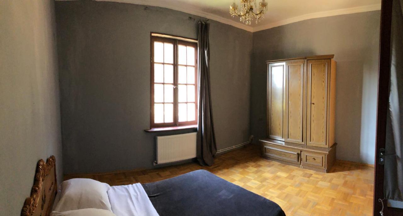 Lucky Family Hotel Tbilisi Bagian luar foto