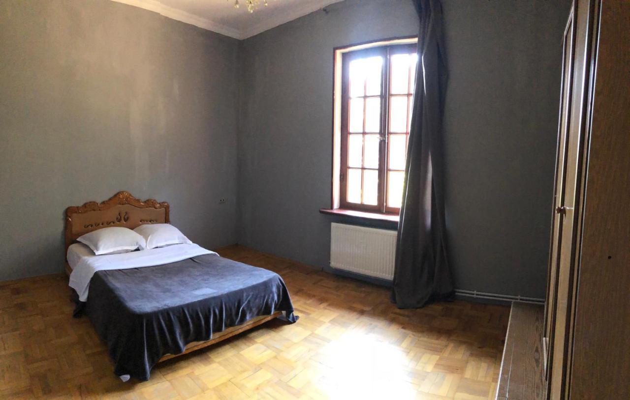 Lucky Family Hotel Tbilisi Bagian luar foto