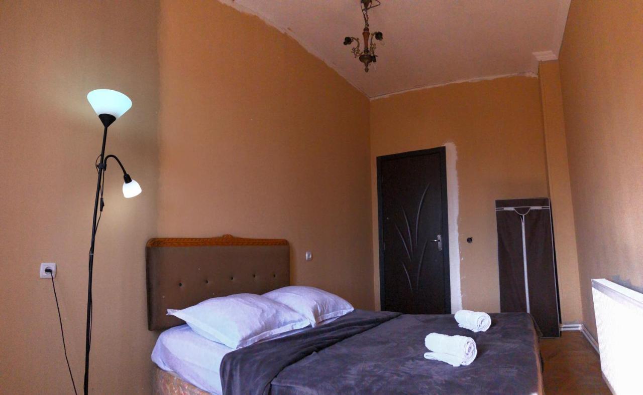 Lucky Family Hotel Tbilisi Bagian luar foto