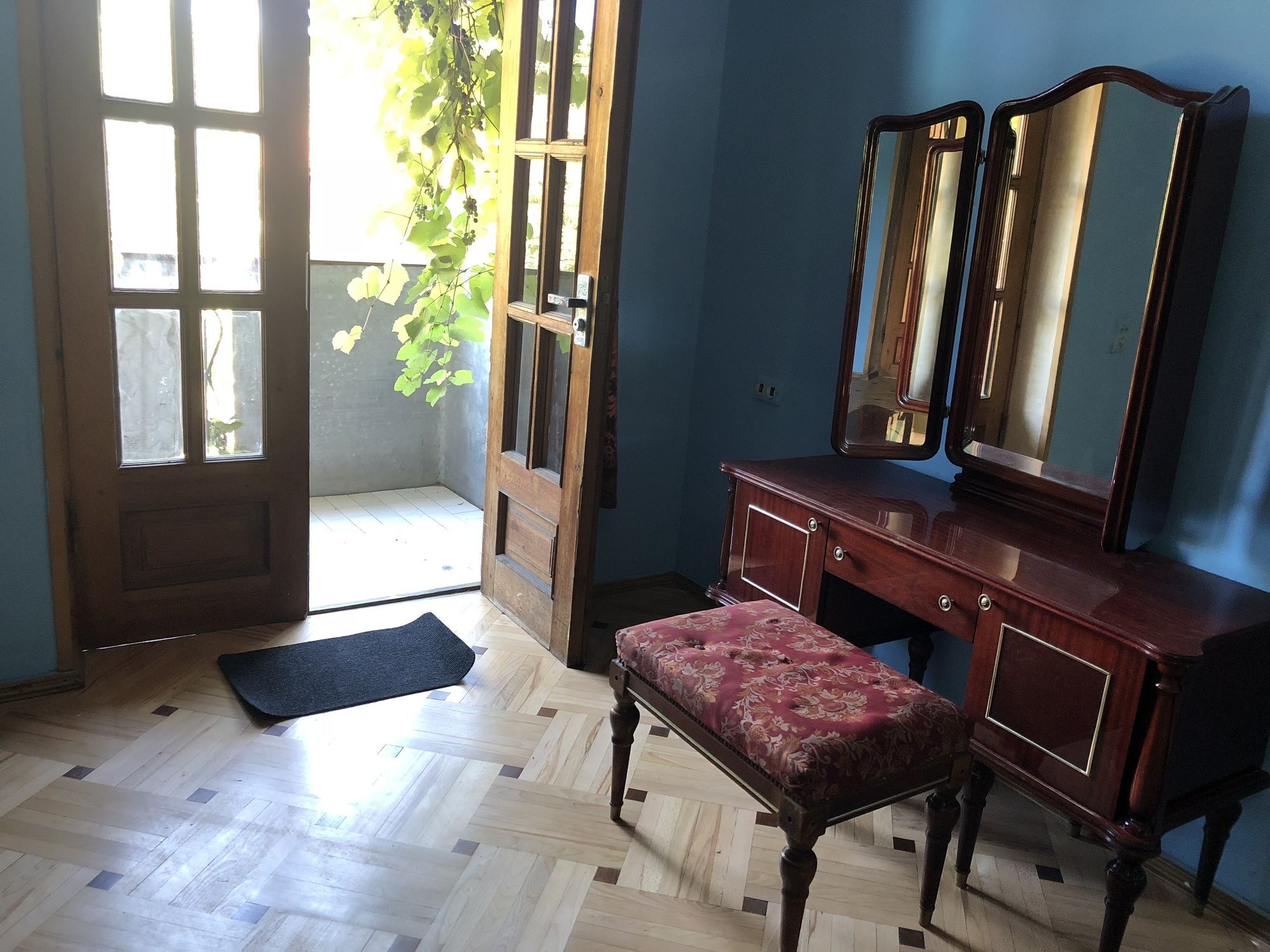 Lucky Family Hotel Tbilisi Bagian luar foto